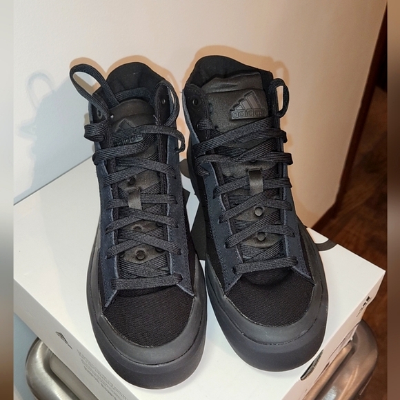 adidas Shoes - Adidas shoes